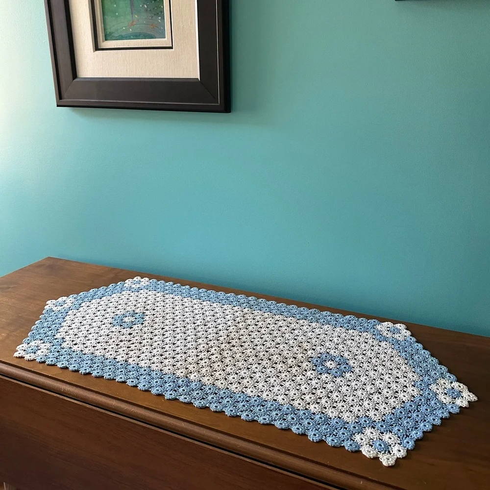 Vintage Hand-Tatted Star Blossom Grandma Handmade Dresser Scarf or Table Runner